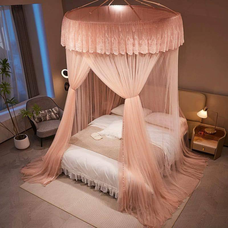 Kings bed curtain