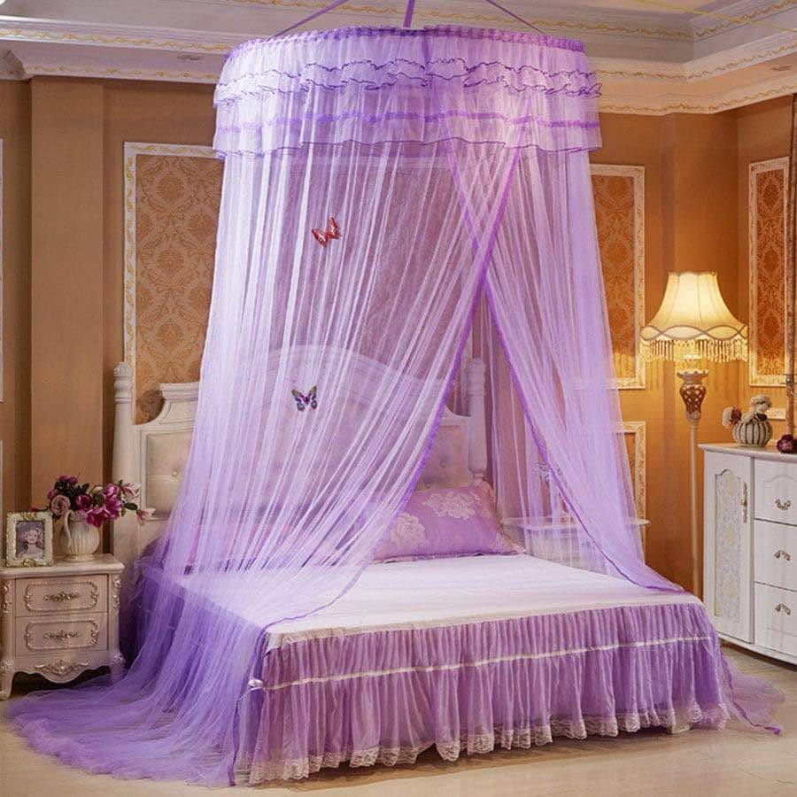 Kings bed curtain