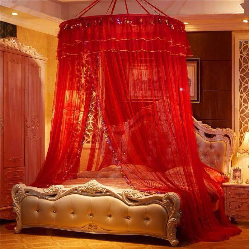 Kings bed curtain