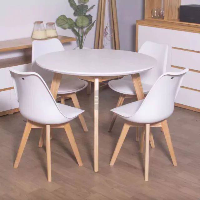 Table + 4 chairs