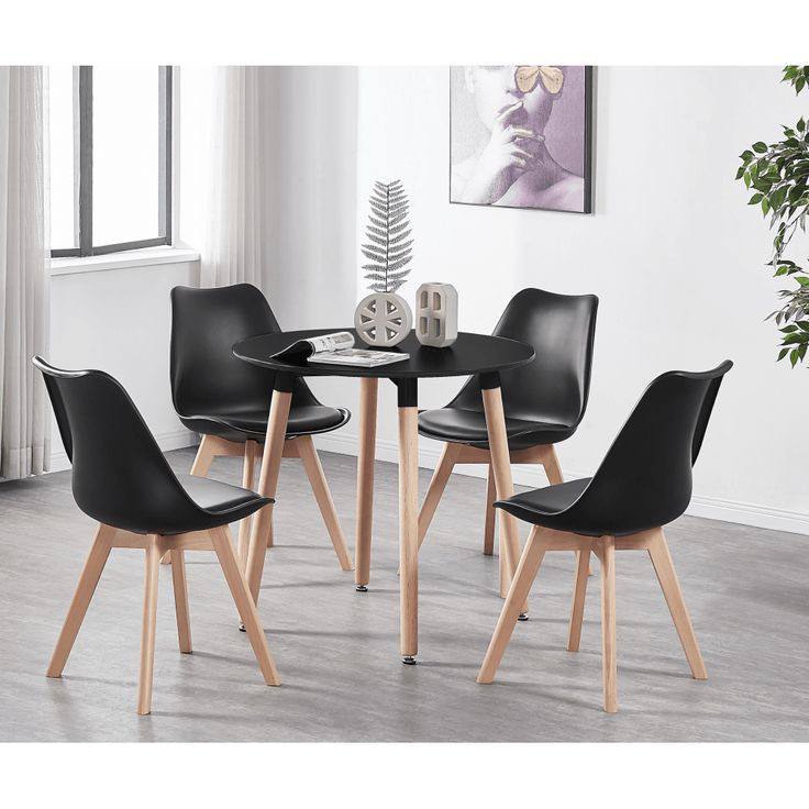 Table + 4 chairs